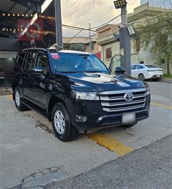 تۆیۆتا لاند کروزەر